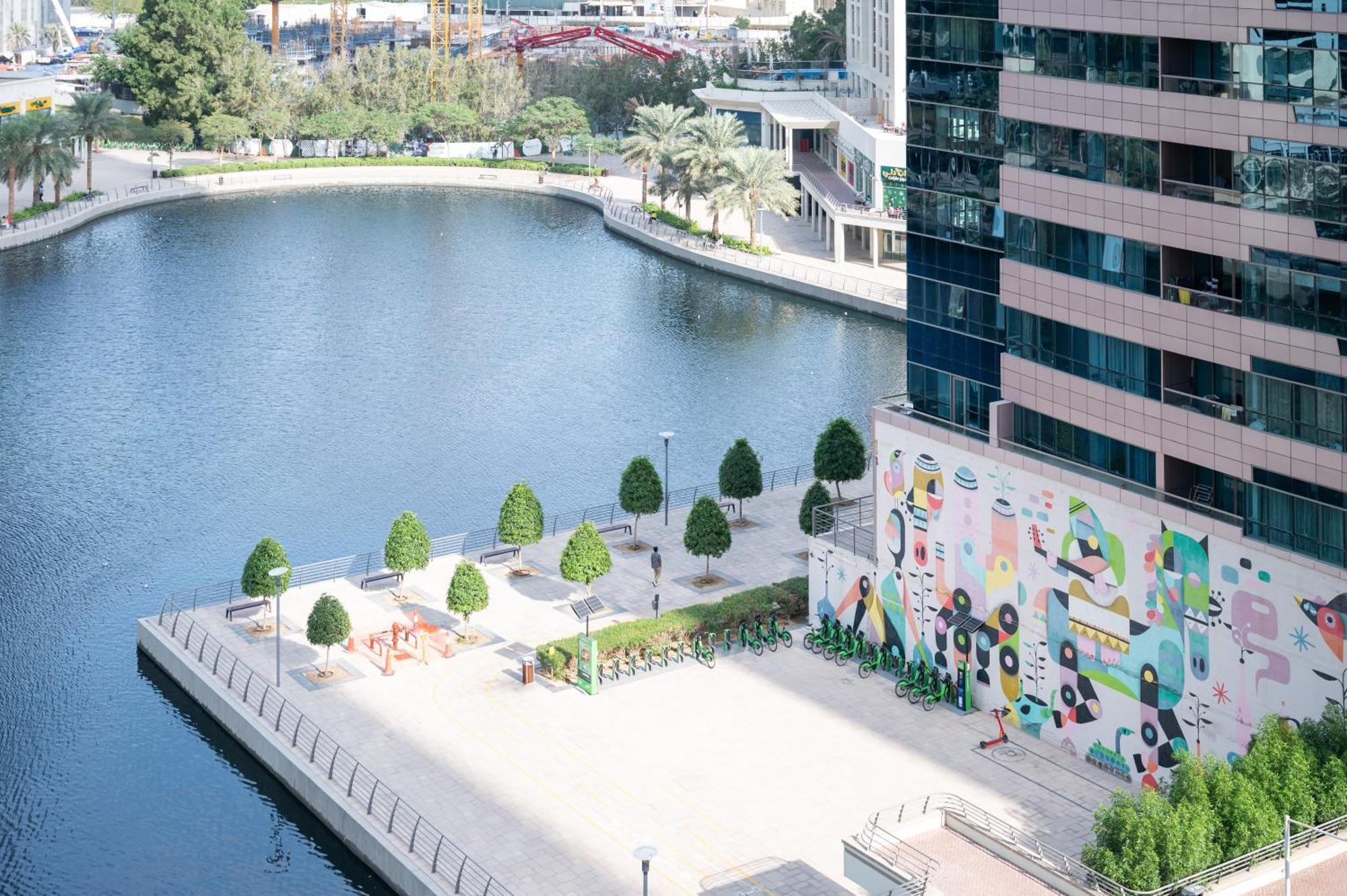 דובאי Upscale Studio Full Lake View In Goldcrest View Tower מראה חיצוני תמונה